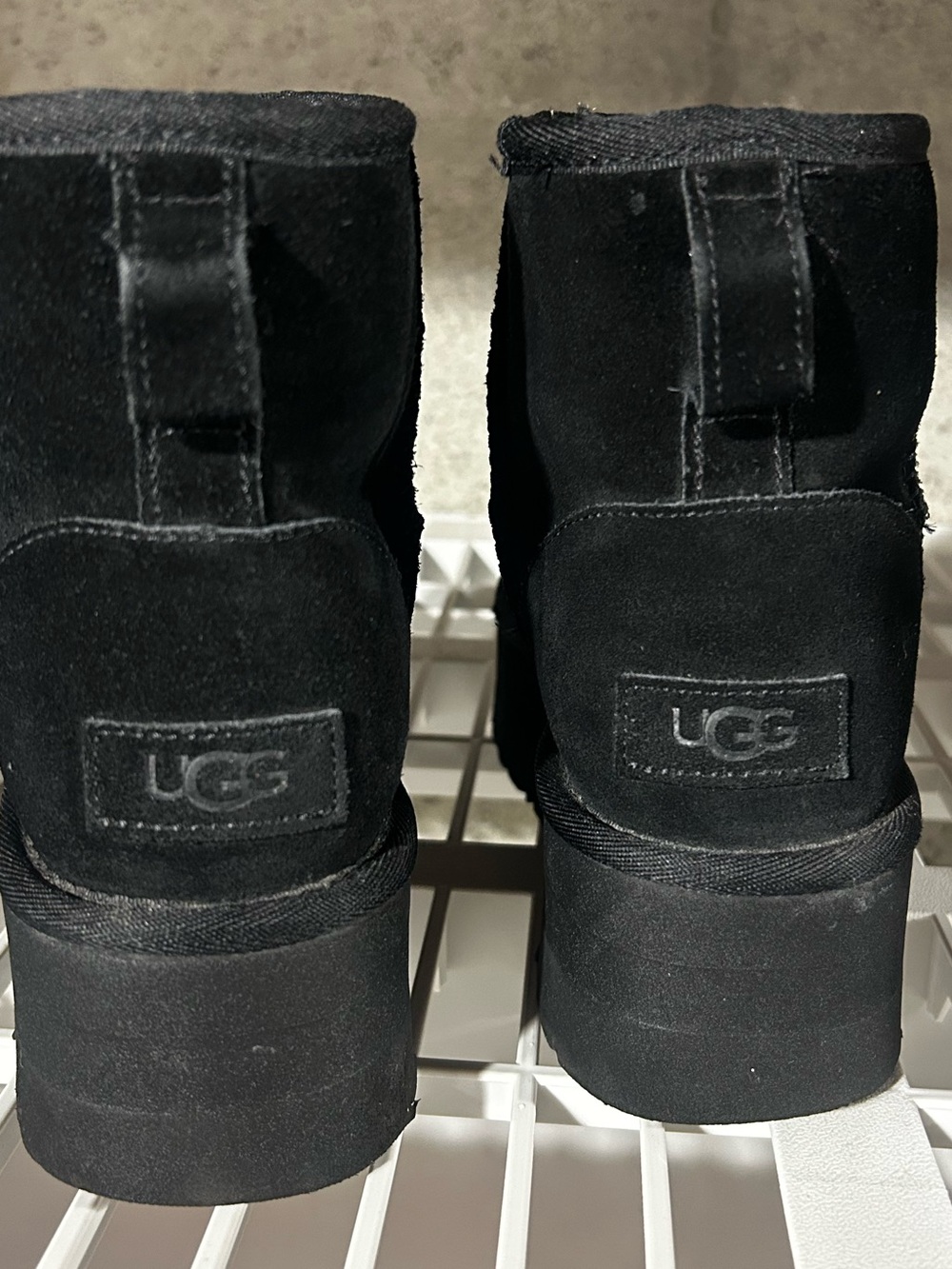 UGG black ankle platform - Picture 4 of 6